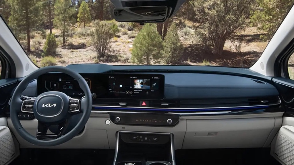 Planche de bord du Kia Carnival 2026.